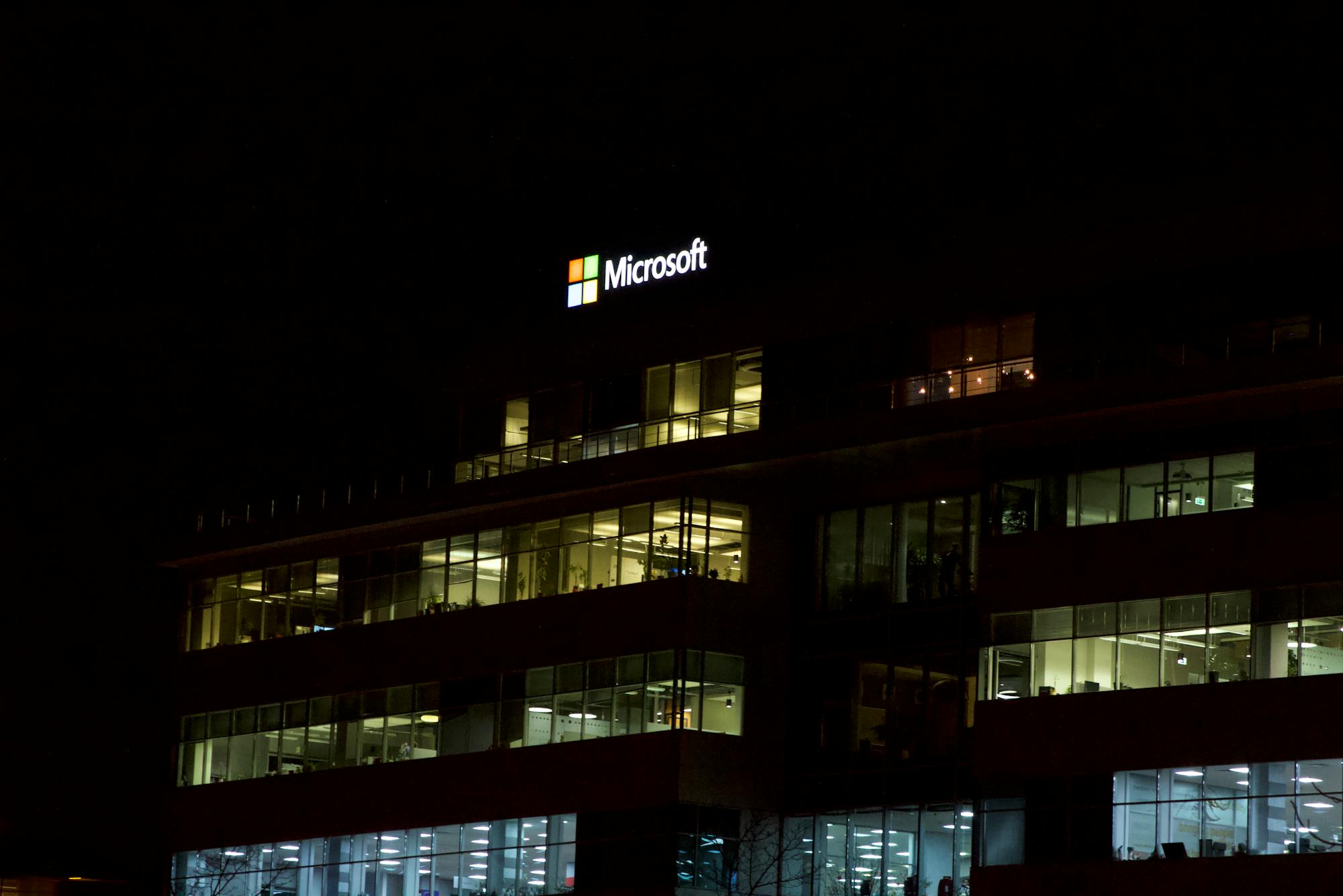 Фото до матеріалу: Microsoft оновила Copilot в Edge: ШІ зможе аналізувати відкриті вкладки
