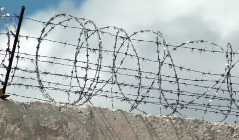 Фото до матеріалу: У Черкасах двох чоловіків засудили до 15 років за підпал машин ЗСУ