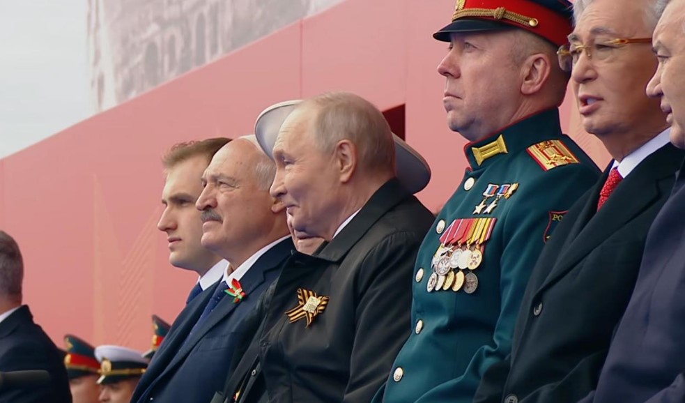Фото до матеріалу: Парад на Червоній площі без танків: Москва відзначає День перемоги в нових умовах