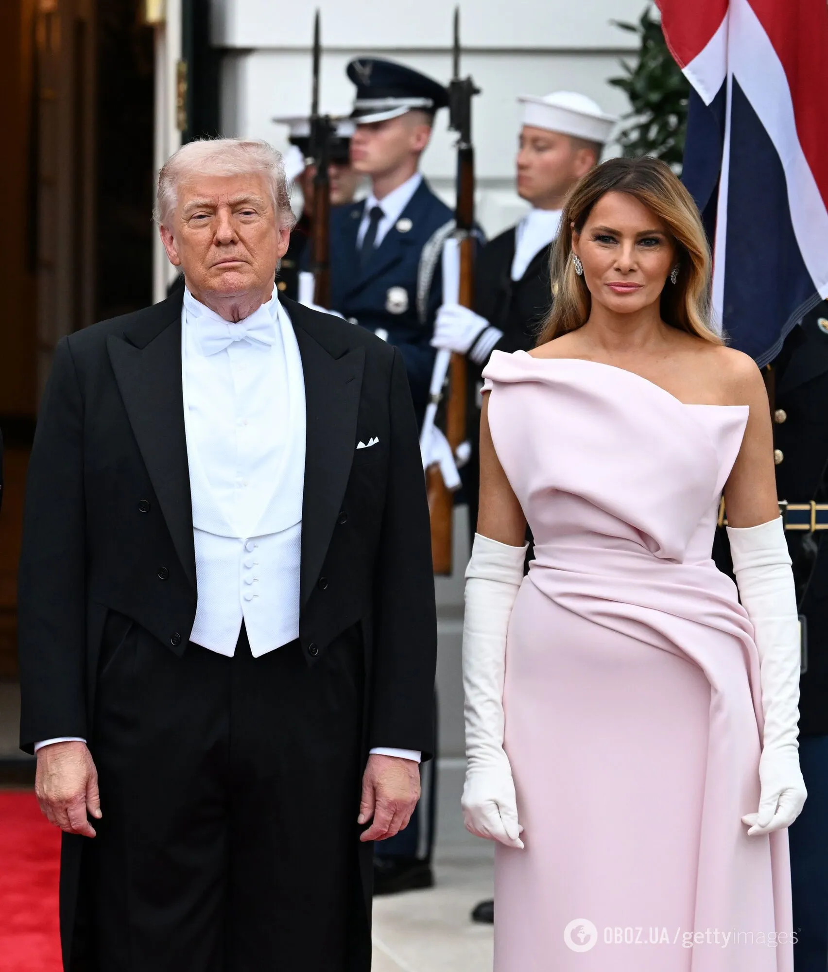 Фото до матеріалу: Меланія Трамп у вбранні за $80 тисяч порушила модний протокол на прийомі з королем і королевою. Фото