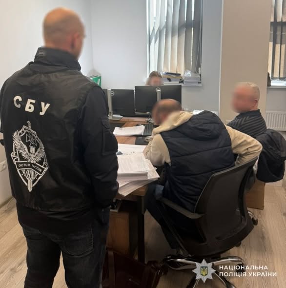 Фото до матеріалу: «Допомагали списувати» здорових чоловіків з військового обліку: на Львівщині правоохоронці викрили посадовців ВЛК