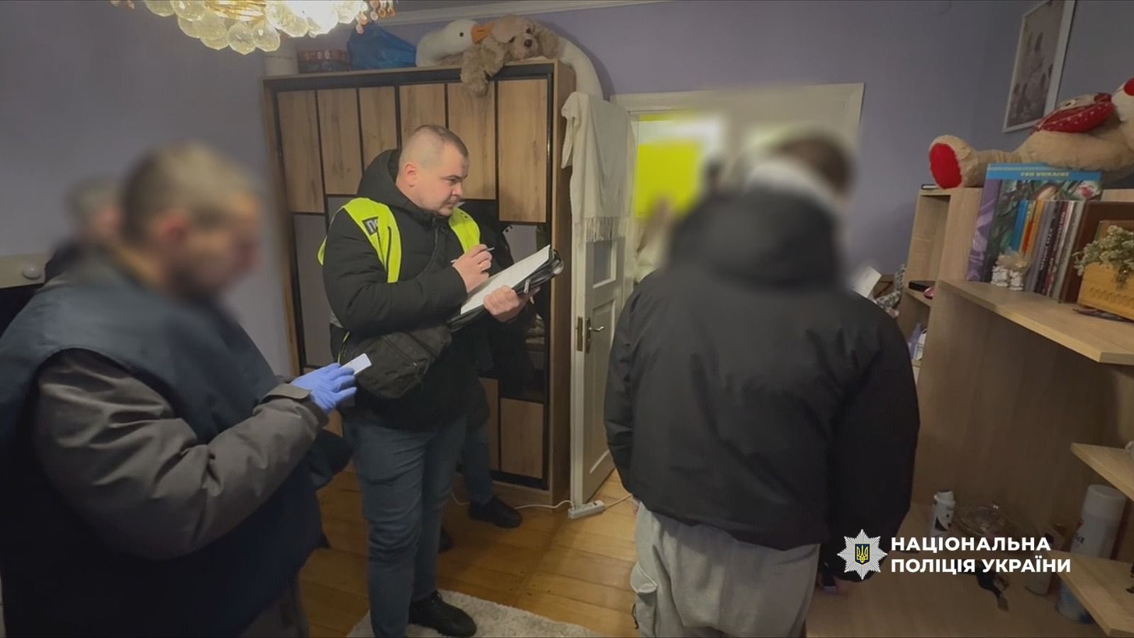 Фото до матеріалу: На Івано-Франківщині затримали кіберзлочинців, що обікрали військових та пенсіонерів