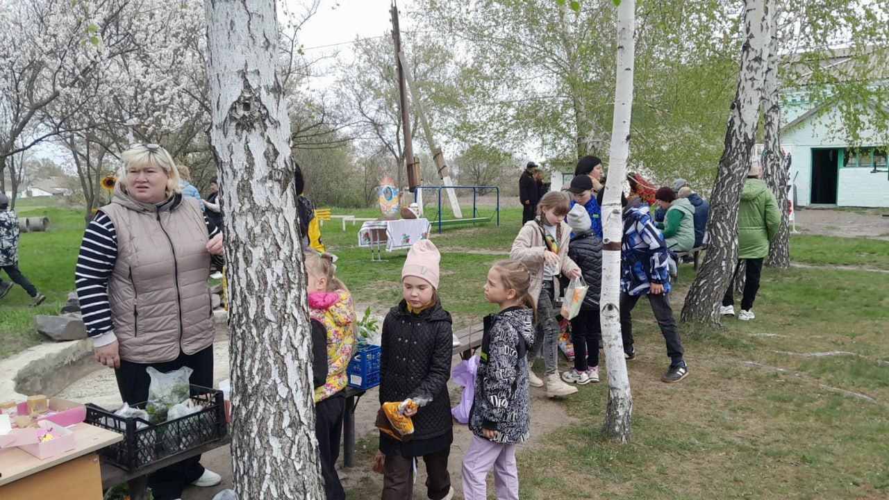 Фото до матеріалу: Калениківські школярі зібрали 21 тисячу гривень на підтримку ЗСУ