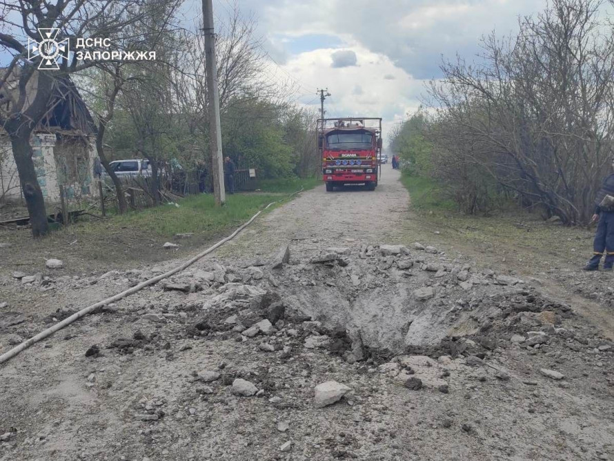 Фото до матеріалу: Дві загиблі та пошкоджений газопровід: ворог понад 800 разів обстріляв Запоріжжя