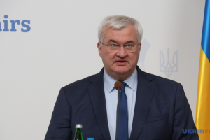 Фото до матеріалу: Новий уряд менше говорить про підтримку України, але вона продовжується - посол Чехії
