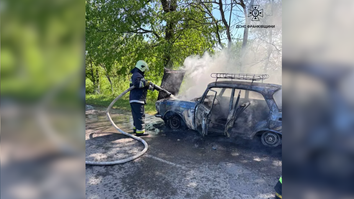 Фото до матеріалу: На Коломийщині горів легковий автомобіль