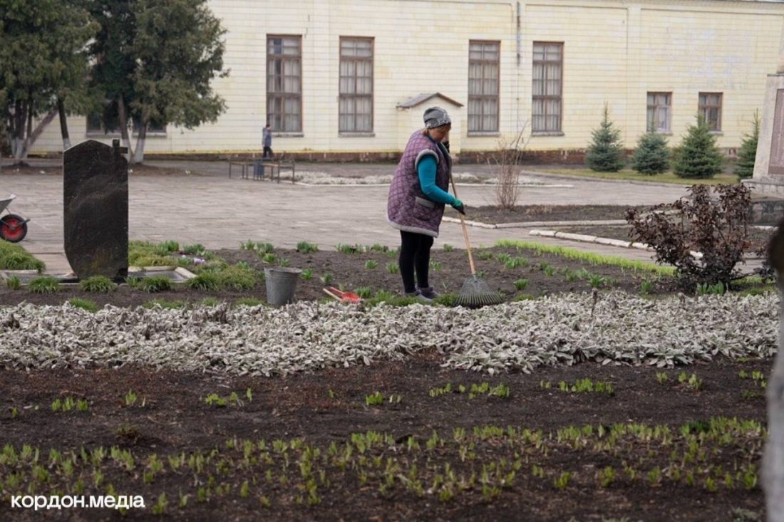 Фото до матеріалу: Життя за 25 км від кордону: як сумчане відновлюють житло після ударів дронів