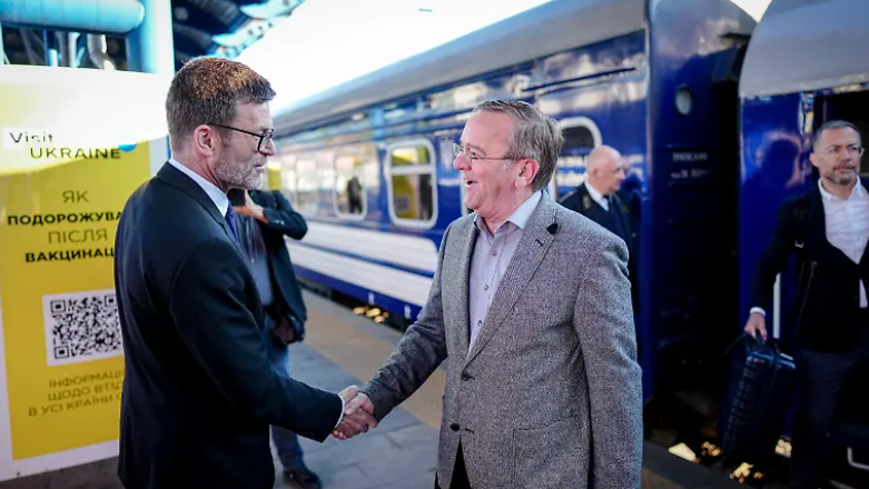 Фото до матеріалу: Міністр оборони Німеччини Борис Пісторіус прибув до Києва