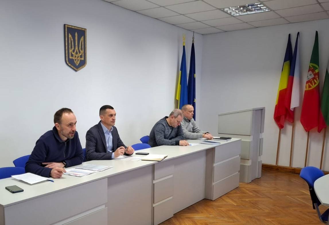 Фото до матеріалу: На Прикарпатті базові станції «Київстар» і Vodafone підключатимуть до генераторів — щоб зв’язок працював під час блекаутів (ФОТО)