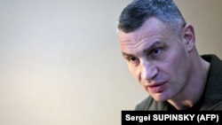 Фото до матеріалу: Київ та Дніпро зазнали ракетних ударів: пожежа на Оболоні та поранений у Дніпрі
