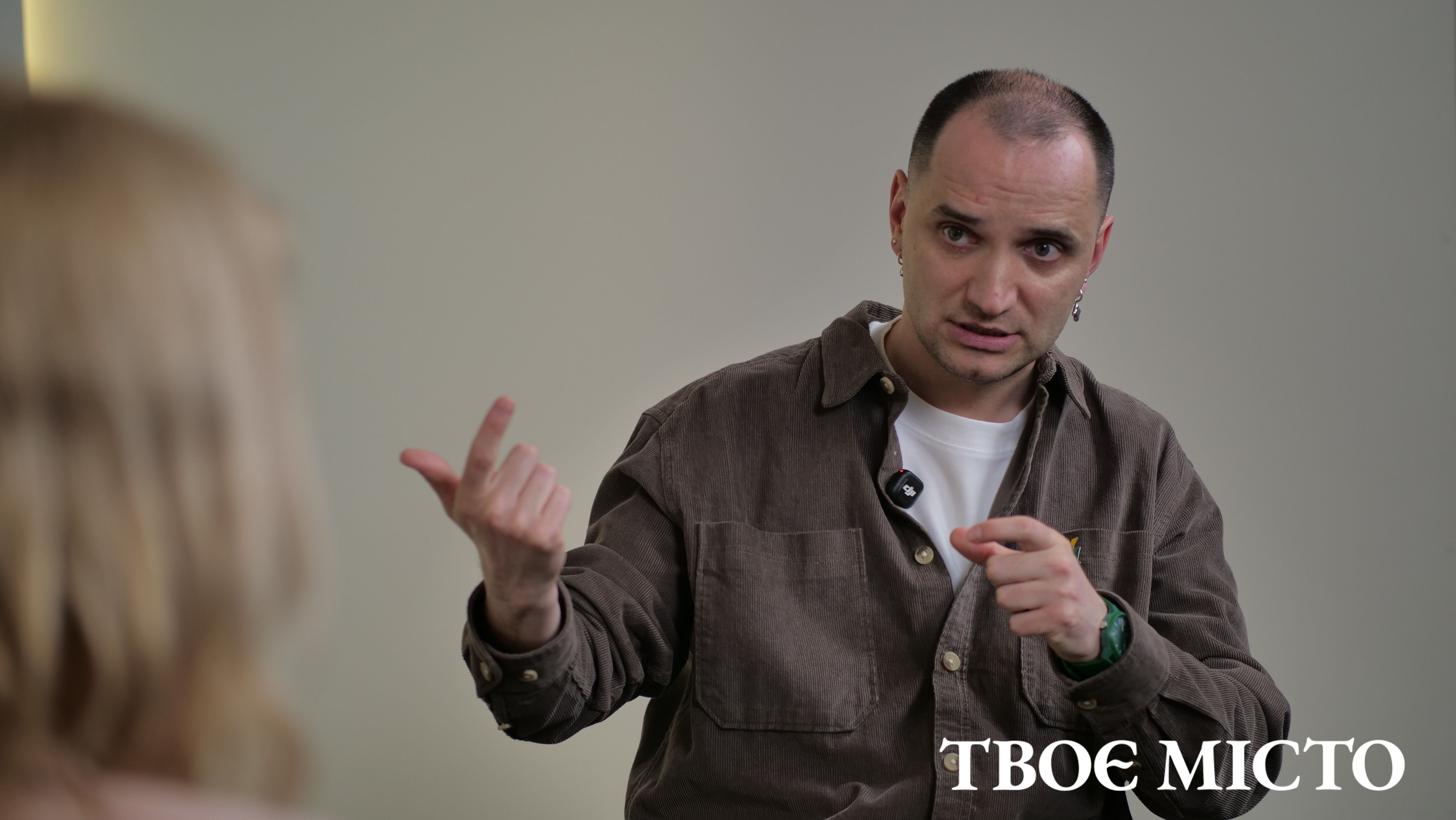 Фото до матеріалу: Чоловікам матюки пробачають частіше: психотерапевт Володимир Станчишин розкрив подвійні стандарти українського суспільства