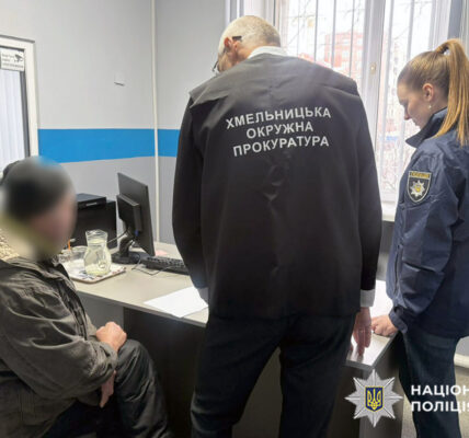 Фото до матеріалу: У ДТП на Красилівщині загинув чоловік, двоє пасажирів госпіталізовані