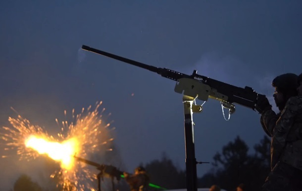 Фото до матеріалу: У Києві працює ППО: чути вибухи, зафіксовано атаку дронів