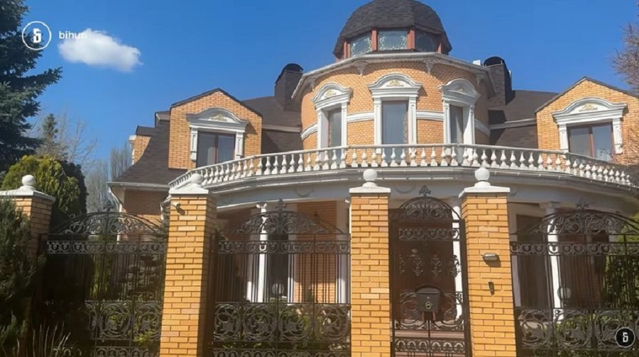 Фото до матеріалу: Нардеп Негулевський орендує елітний маєток у Козині за ціною втричі нижчою за ринкову