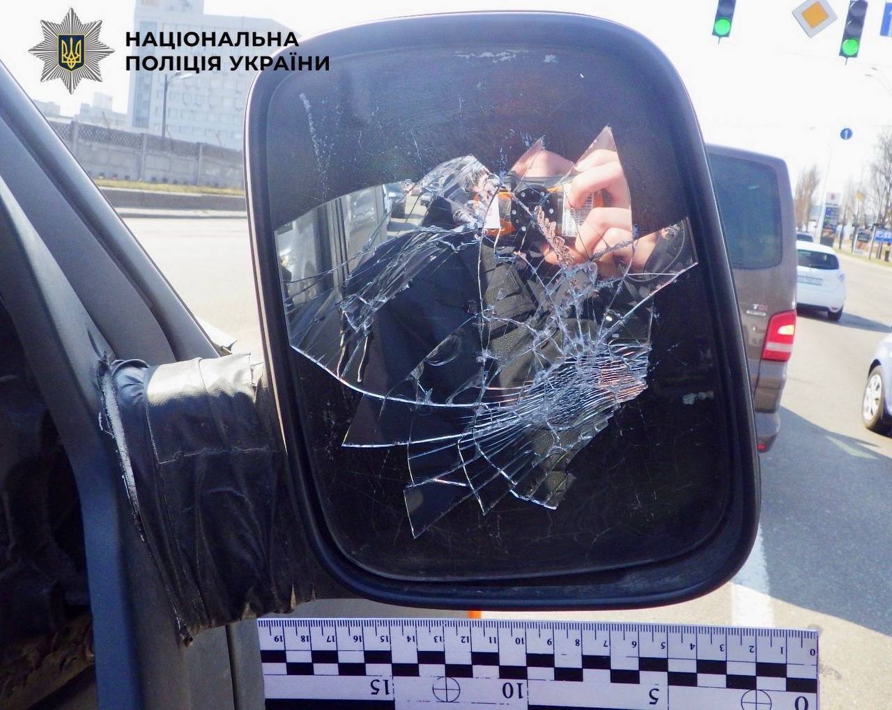 Фото до матеріалу: У Києві судитимуть чоловіка, який пошкодив машину військовослужбовця та пограбував його
