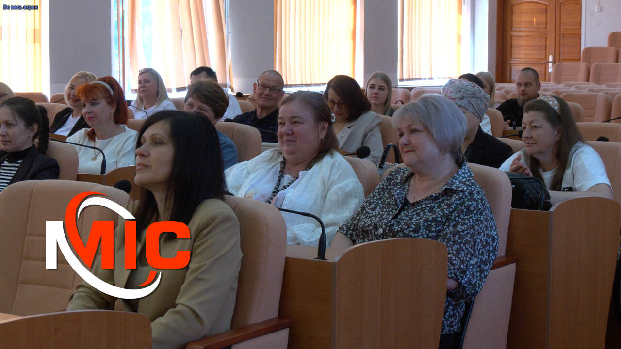 Фото до матеріалу: У Кам'янському привітали матерів прийомних сімей