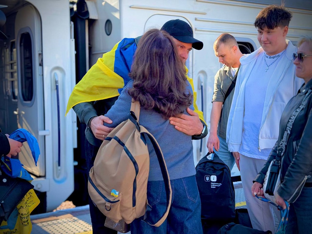 Фото до матеріалу: Сергій Вікторжевський повернувся додому: в Одесі зустріли захисника Маріуполя