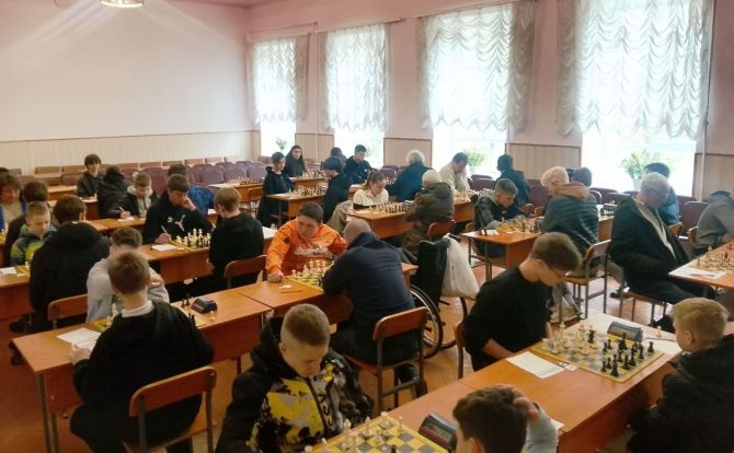 Фото до матеріалу: Шахісти з Черкас здобули перемогу та нові розряди на фестивалі у Звенигородці
