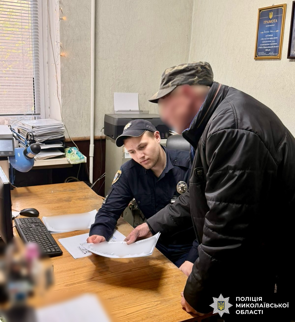 Фото до матеріалу: На Первомайщині поліція затримала чоловіка, який підірвав гранату на подвір'ї