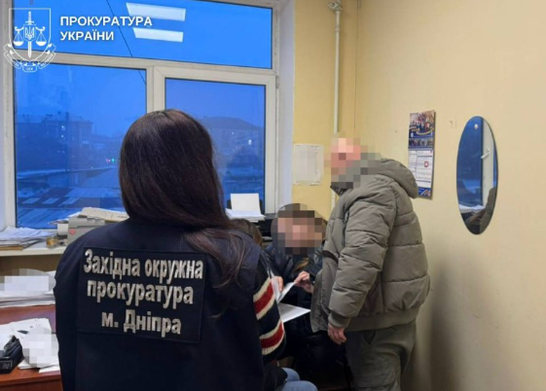Фото до матеріалу: У Києві медики врятували дівчинку, яка проковтнула 17 магнітів