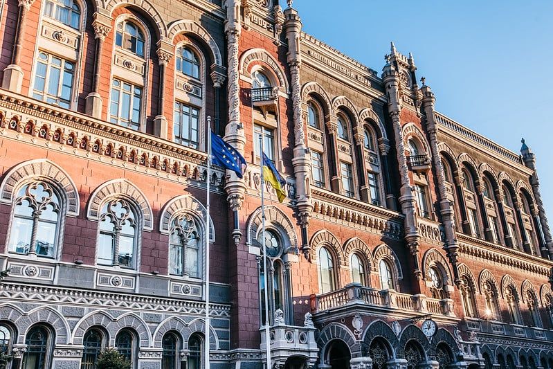 Фото до матеріалу: Угорщина повернула кошти Ощадбанку: Зеленський про підсумки інциденту з інкасаторами