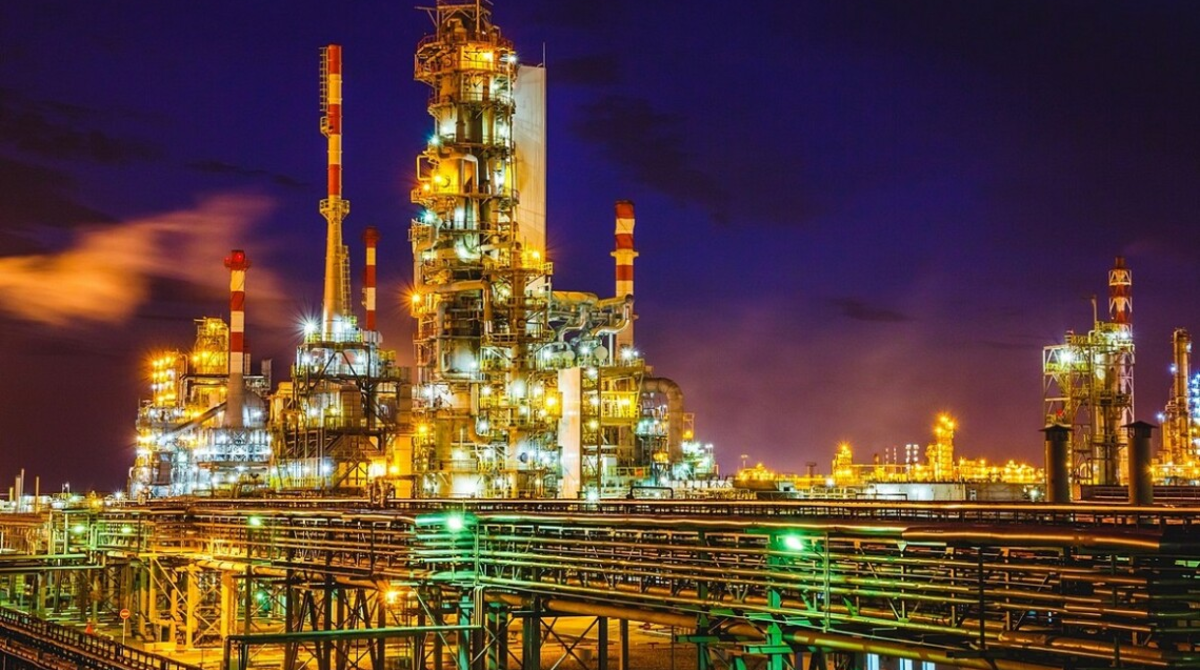 Фото до матеріалу: СБУ втретє за тиждень атакувала нафтопереробний завод у російській Пермі