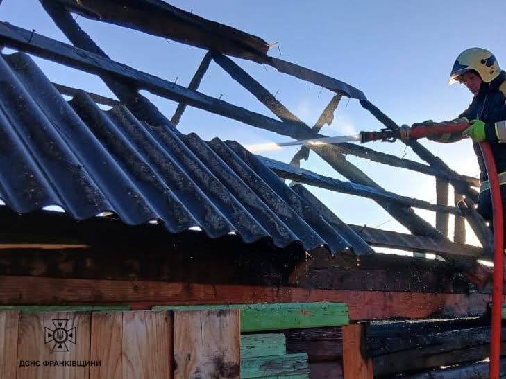 Фото до матеріалу: Вихідні на Прикарпатті: ліквідовано 30 пожеж, переважно в природному середовищі