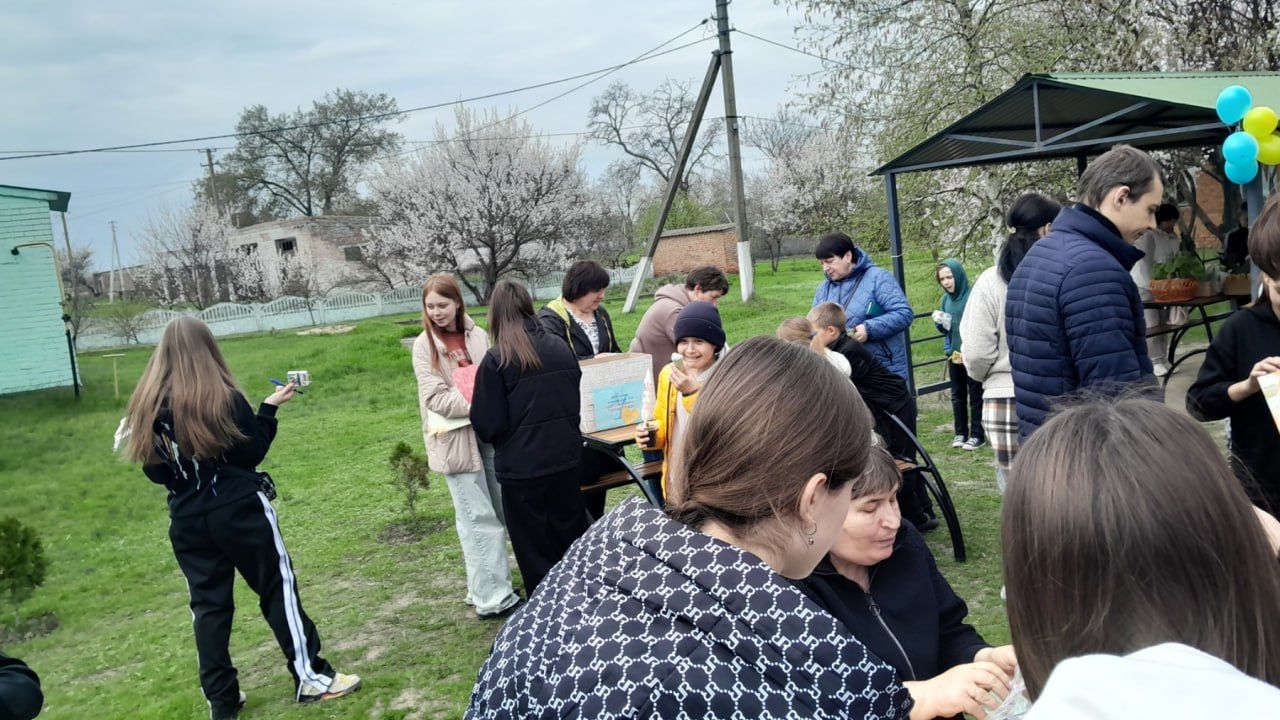 Фото до матеріалу: Калениківські школярі зібрали 21 тисячу гривень на підтримку ЗСУ