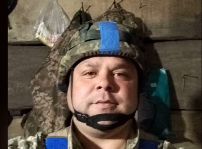 Фото до матеріалу: У Ворожбі провели в останню путь загиблого захисника Сергія Антоненка