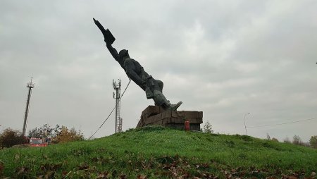 Фото до матеріалу: Володимир Сурняк: Мукачево попрощається з Героєм 12 травня