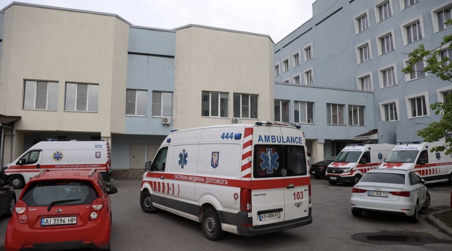 Фото до матеріалу: Новий наказ МОЗ: лікуватися доведеться вдома? Чому лікарі проти жорстких критеріїв госпіталізації