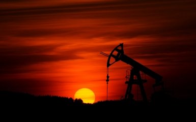 Фото до матеріалу: Ціни на нафту можуть різко зрости через стрімке скорочення світових запасів