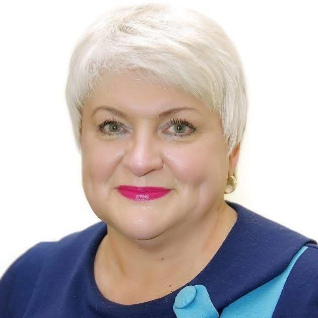 Фото до матеріалу: Володимир Зеленський нагородив викладачку Івано-Франківського коледжу