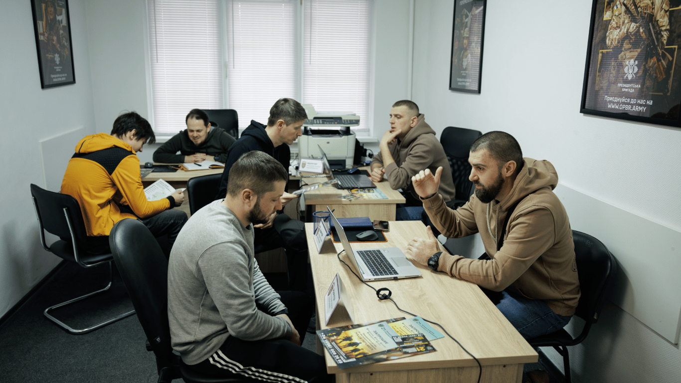 Фото до матеріалу: Мобілізація до 25 років: хто підлягає призову незалежно від віку