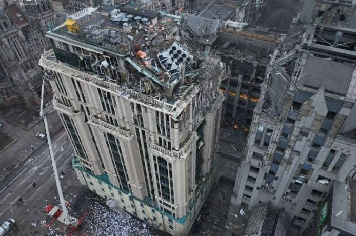 Фото до матеріалу: Dragon Capital іде на ризик і вкладає $5 млн у відновлення БЦ Grand у Києві