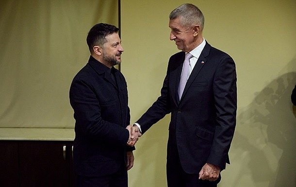 Фото до матеріалу: Зеленський обговорив з прем'єром Чехії підтримку України та євроінтеграцію