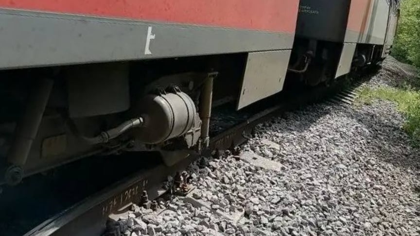 Фото до матеріалу: Російський літак під час бойового вильоту впустив авіабомбу на залізницю під Бєлгородом