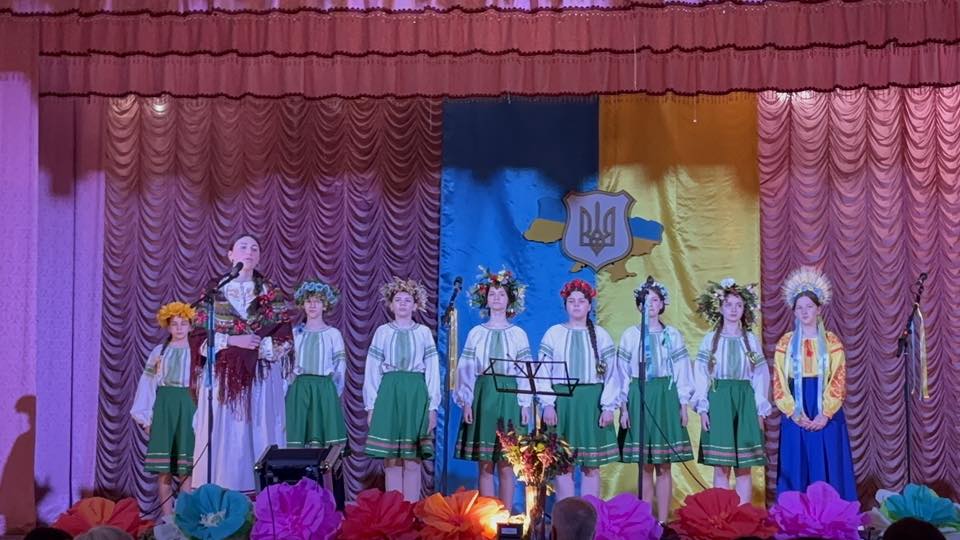 Фото до матеріалу: У Лукові відзначили День матері: концерт, танці та хвилина мовчання за захисників