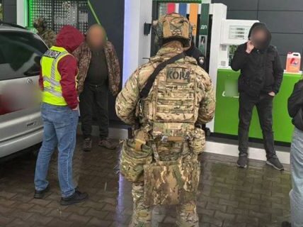 Фото до матеріалу: Петриківський розпис як арт-терапія: у Львові провели майстер-клас для матерів загиблих і поранених військових