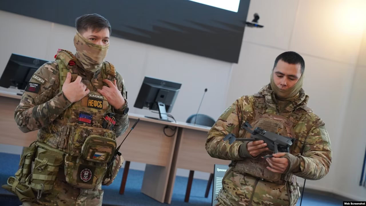 Фото до матеріалу: РФ масово агітує студентів на ТОТ у війська