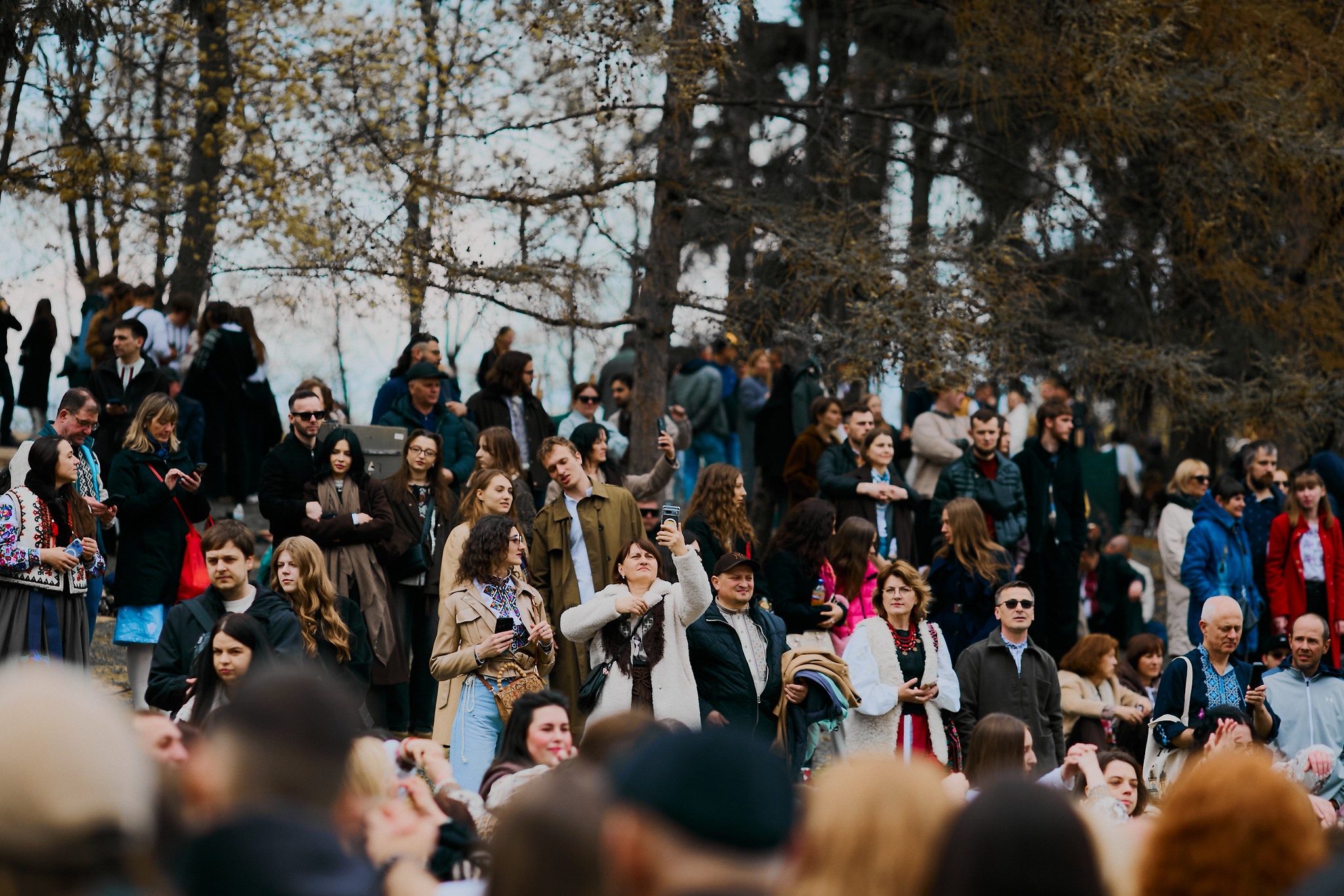 Фото до матеріалу: Львів Великодній: гаївки у Шевченківському гаї зібрали сотні відвідувачів (ФОТОРЕПОРТАЖ)