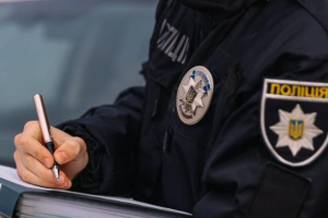 Фото до матеріалу: Поїзд Київ-Ужгород зійшов з рейок на Львівщині через зіткнення з автокраном, є загиблий і поранені