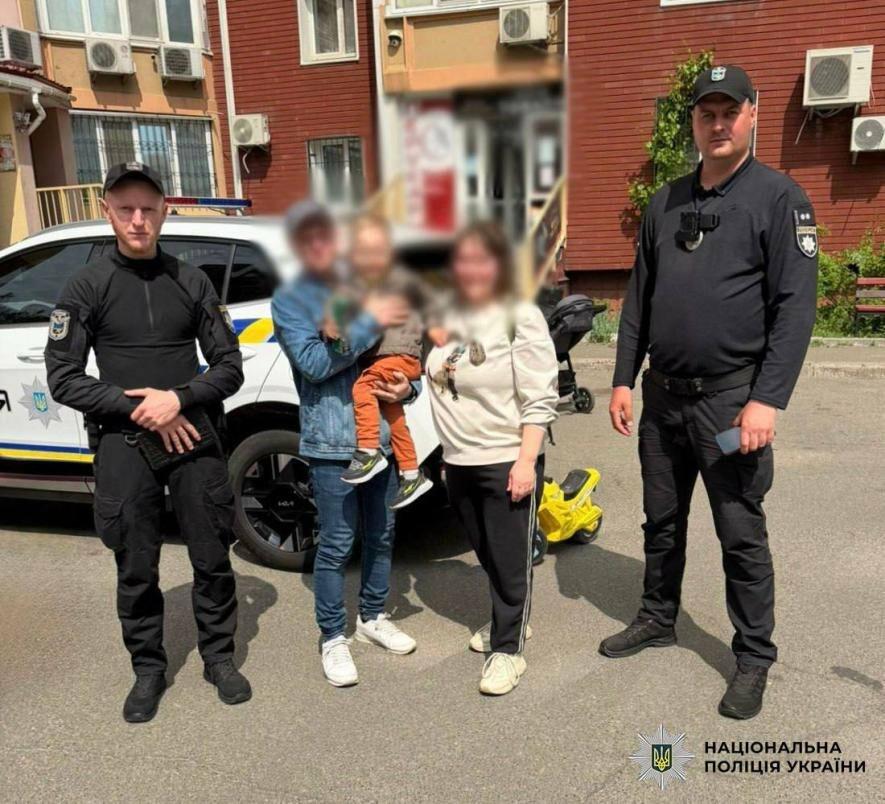 Фото до матеріалу: У Києві трирічний хлопчик загубився в магазині: поліція повернула дитину додому