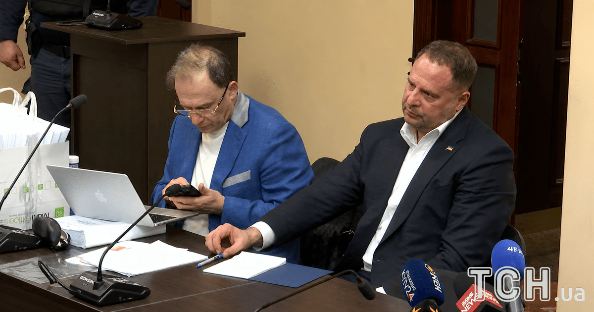Фото до матеріалу: Єрмак відхрестився від маєтків у Козині: «У мене єдина квартира і машина»