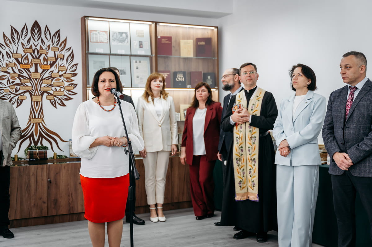 Фото до матеріалу: У Карпатському університеті відкрили Фонд родини Шулякевичів-Снігуровичів