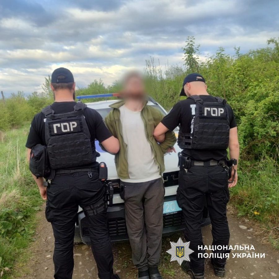 Фото до матеріалу: Поліція Коломийщини знайшла гранати у мешканців: до семи років ув'язнення