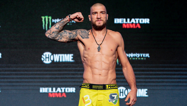 Фото до матеріалу: Ярослав Амосов здобув другу перемогу поспіль у UFC: іспанець здався у другому раунді