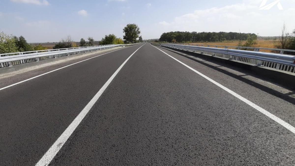 Фото до матеріалу: Уряд виділив 3,5 млрд грн на ремонт місцевих доріг: деталі співфінансування