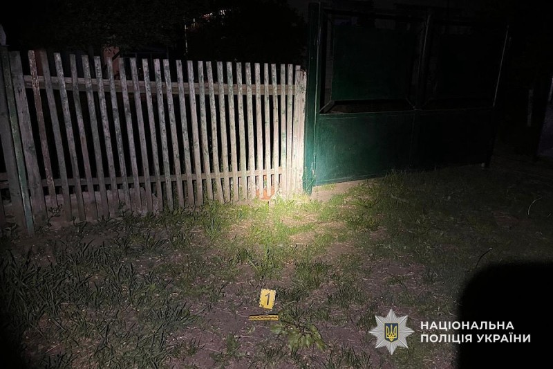 Фото до матеріалу: Дві гранати у двір сусідів кинув чоловік на Синельниківщині, поліція затримала зловмисника