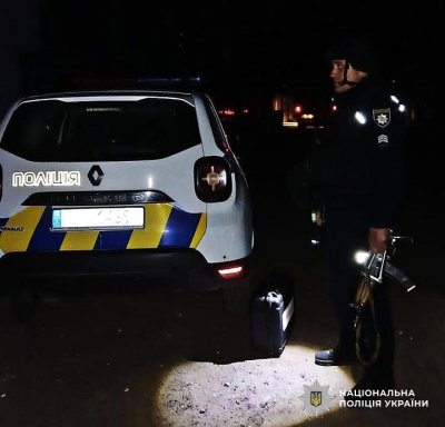 Фото до матеріалу: У Новому Бугу постраждала родина та пошкоджені будинки після ворожої атаки